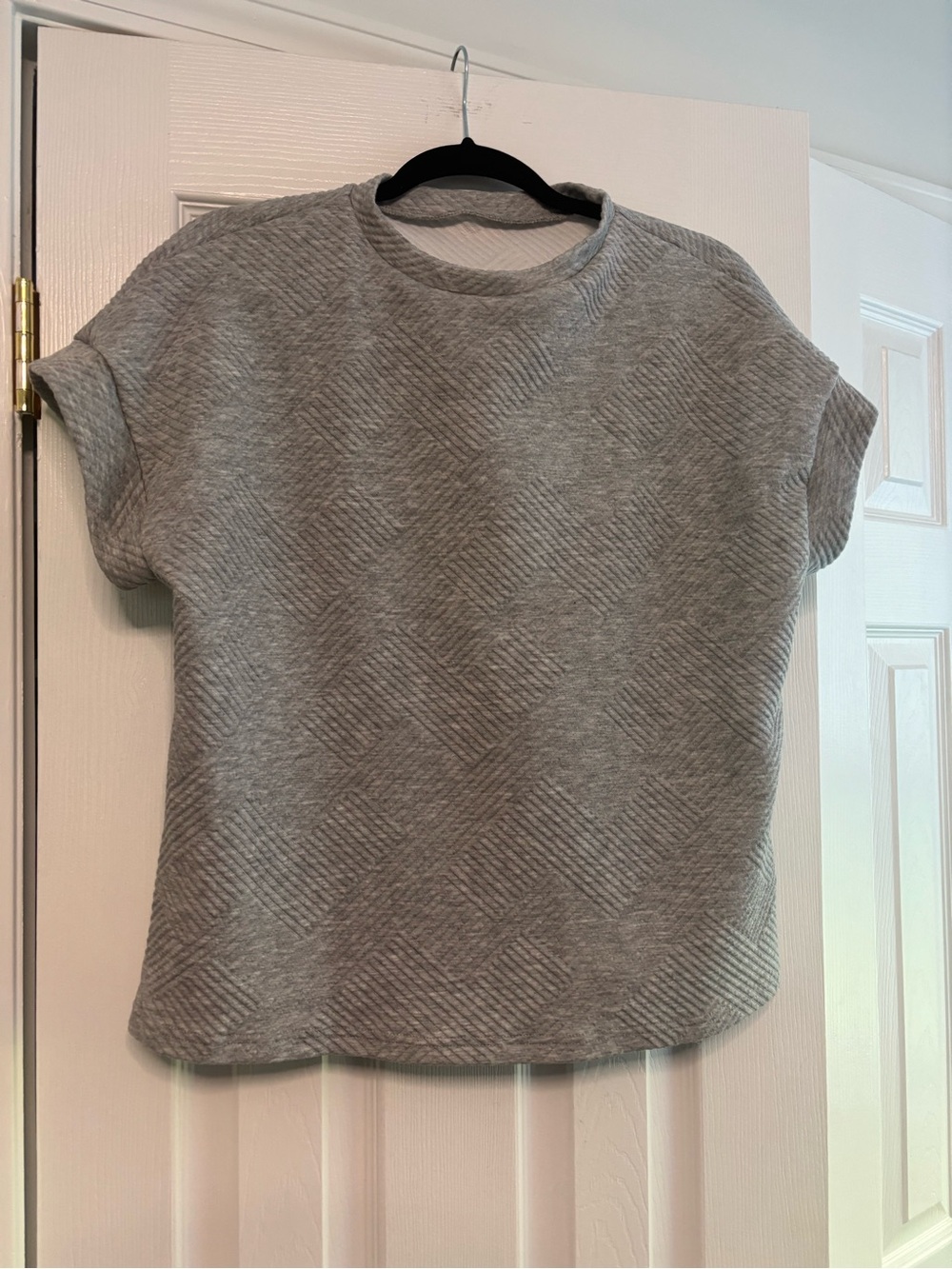 Everyday Textured Short Sleeve Top in Gray